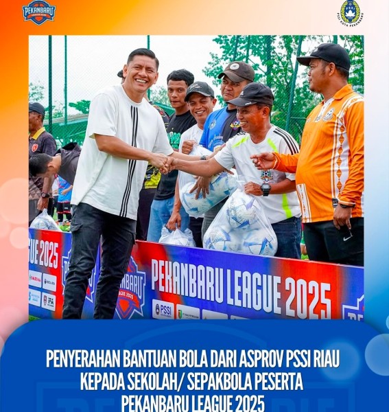 Ketua Asprov PSSI Riau  Bersama Ketua Askot Pekanbaru  Resmi Buka Pekanbaru League 2025