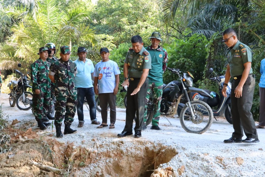 Turun ke Lokasi TMMD, Danrem 031/Wira Bima Beri Semangat Prajurit dan Masyarakat