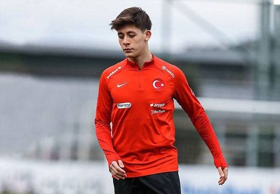Barcelona Tengah Berusaha Datangkan Wonderkid Fenerbahce