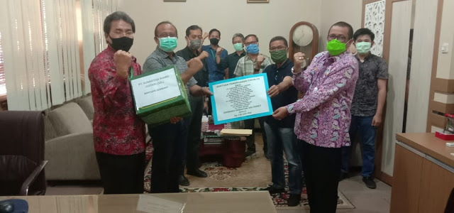 PT SRL Bagikan 17.500 Paket Sembako di Tiga Provinsi