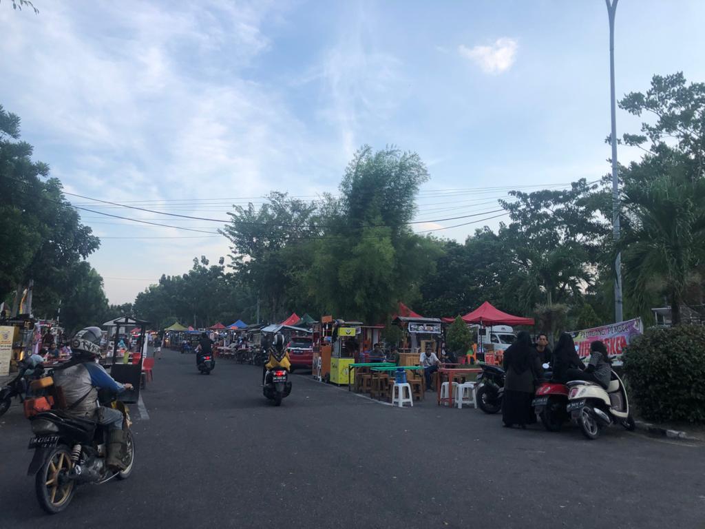 Tak Jadi Ditutup, Ratusan Pedagang Masih Boleh Berjualan di Tugu Bundaran Keris?