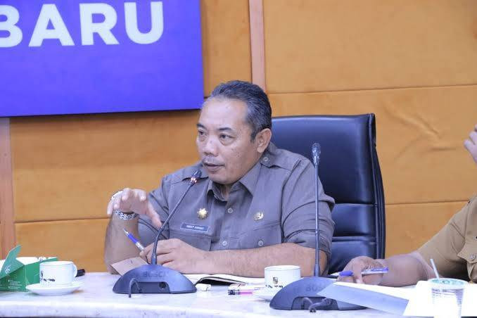 Zulhelmi Arifin Umrah, Ingot Jabat Plh Sekda Pekanbaru