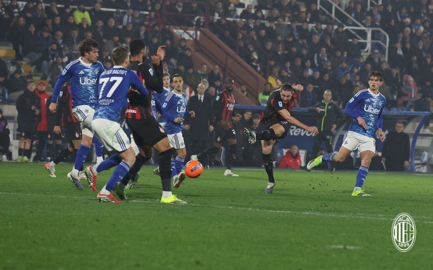 Gasak Como 3-1, AC Milan Pepet Inter Milan