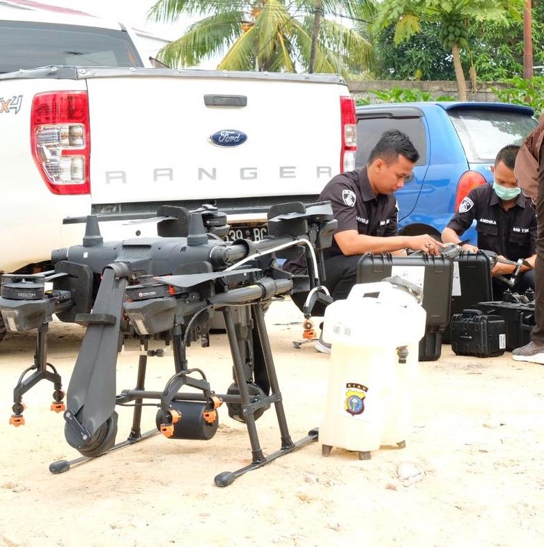 Warga Rebutan Rumahnya Minta Disemprot Disinfektan Menggunakan Drone Spraying Khusus 