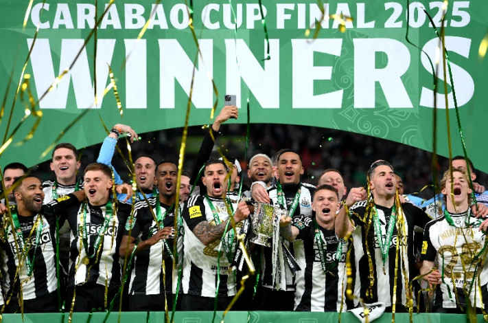 Pecundangi Liverpool, Newcastle Akhiri Paceklik Gelar 56 Tahun