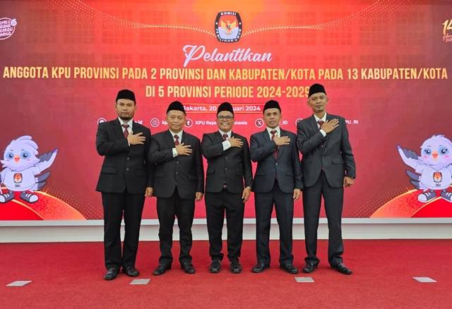 Lima Komisioner KPU Riau Periode 2024-2029 Dilantik