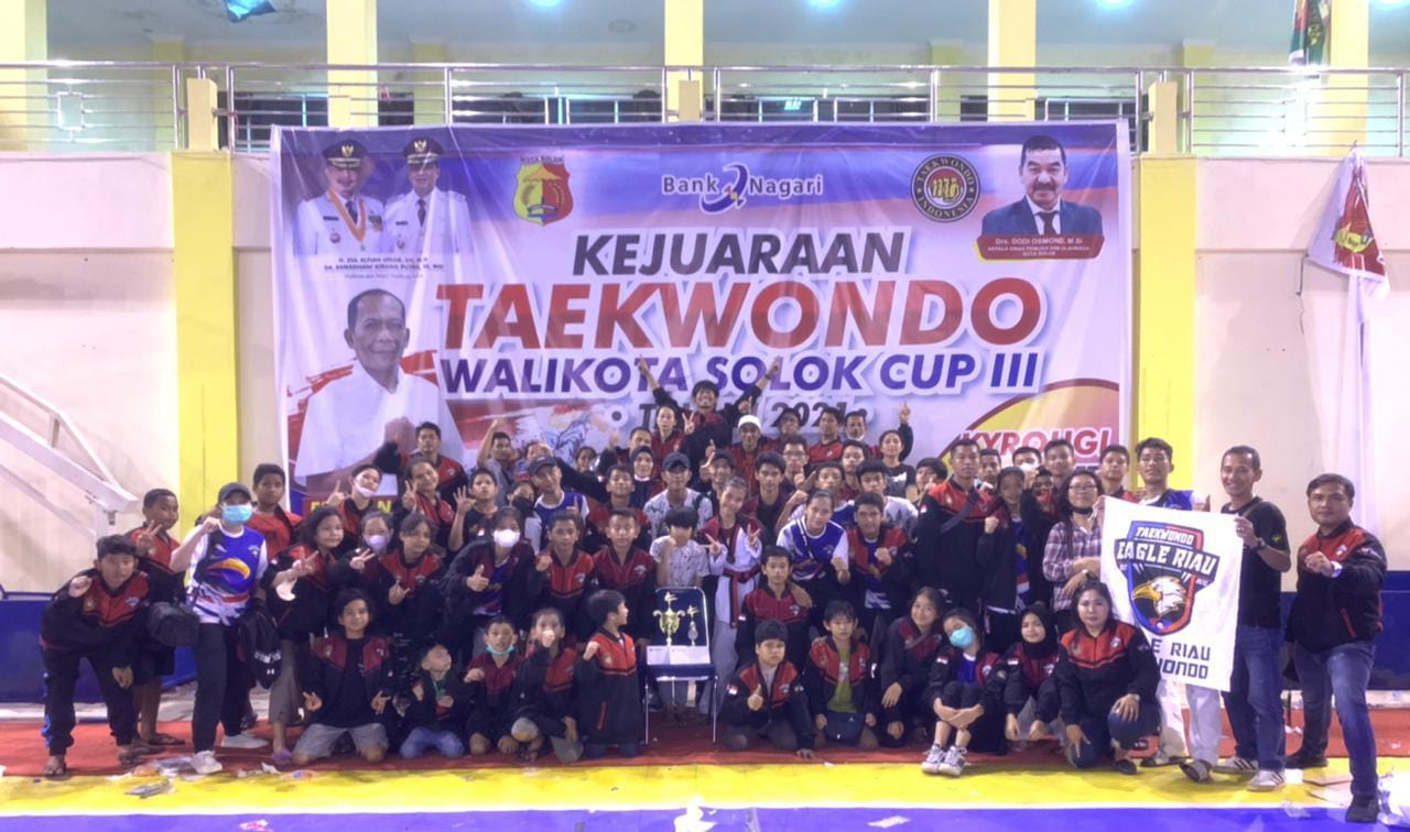 Tim Eagle Riau Taekwondo (TERT) Sabet Tim Terbaik di Kejuaraan Open se Sumatera di Sumatera Barat