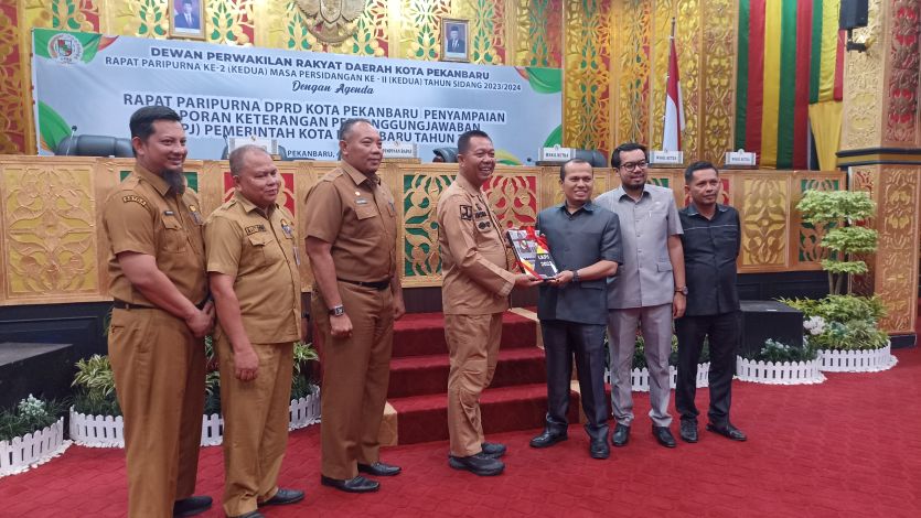 Sekda Pekanbaru Sampaikan LKPJ Tahun 2023