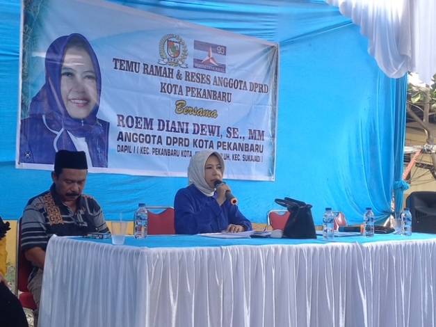 Warga Minta Solusi di Reses Roem Diani Dewi