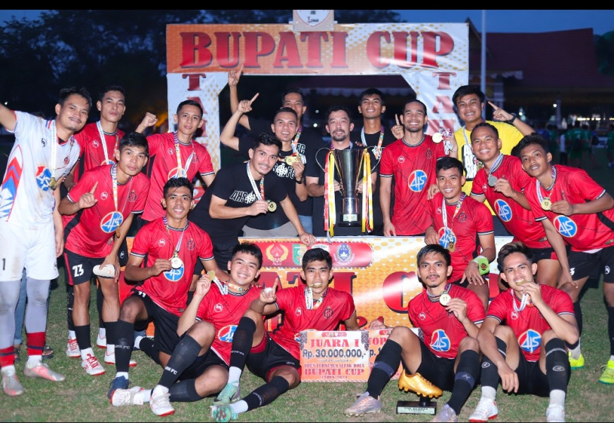 Menang  Adu Penalti, AHS FC Juara Bupati Cup Kuansing 2024