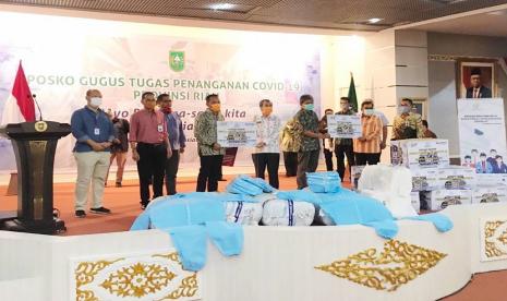 Satgas BUMN Peduli Penanganan Covid-19 Serahkan 200 APD ke Puskesmas