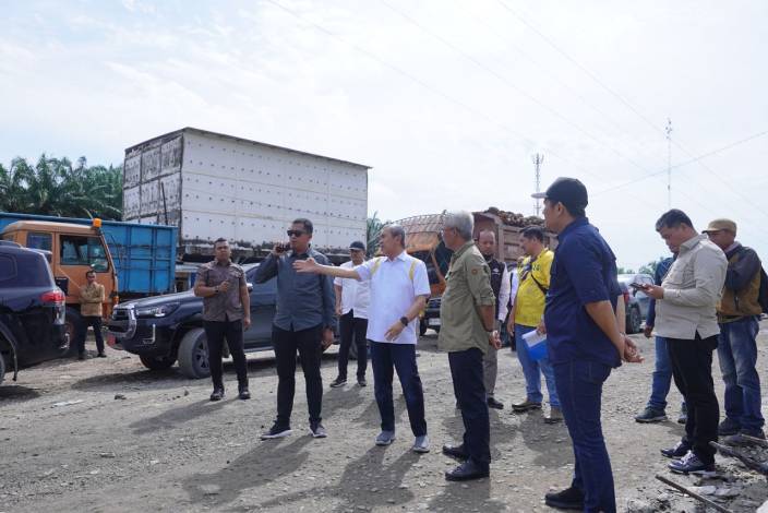 Tinjau Pengerjaan Jalan Kampar-Rohul, Ini Kata Gubernur Riau