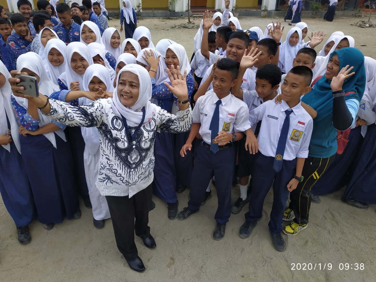 Dua Hari Galang Donasi Banjir Bandang, SMPN 1 Ransel Gandeng RPL dan IEA