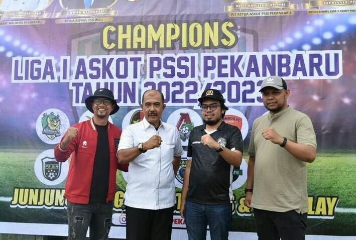 Ginda Burnama Hadiri Pertandingan dan Penutupan Liga I Askot PSSI Pekanbaru 2022/2023