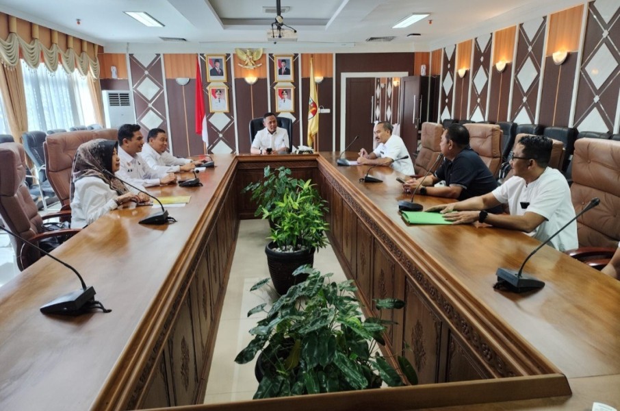 Kepala BPKAD Pekanbaru Dampingi Wali Kota dalam Pertemuan dengan PT. YSM Terkait Pengelolaan Parkir