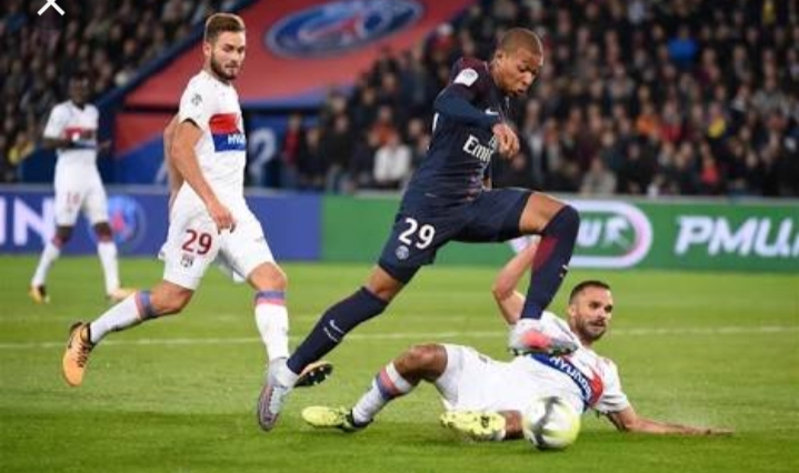 Kekalahan Perdana PSG di Kandang Lyon