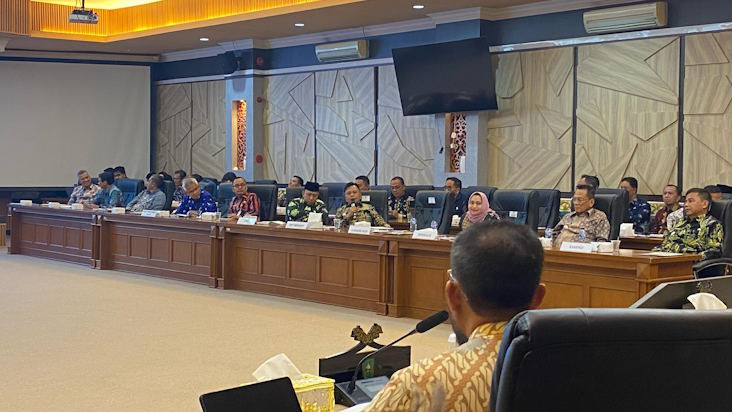 Kumpulkan Kepala Daerah se-Riau, Gubri Serap Aspirasi Terkait Infrastruktur