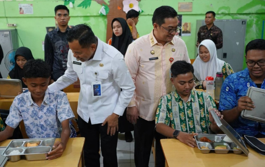 Pemprov Riau Pastikan Program MBG Berjalan Sesuai Aturan
