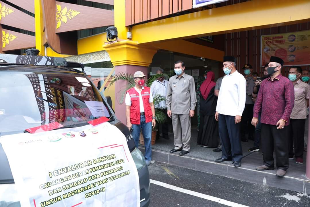 15.625 Paket Sembako Dibagikan ke Masyarakat Pekanbaru