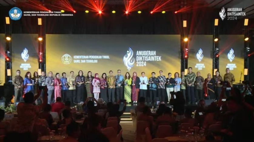 UIR Raih Gold Winner Anugerah Diktisaintek 2024