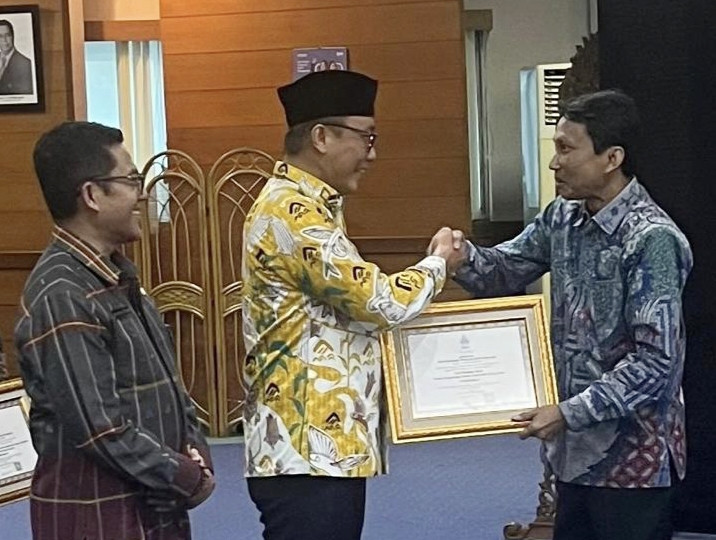 UPT Penilaian Kompetensi BKD Riau Terima Sertifikat Akreditasi A Nilai 96,48 dari BKN RI