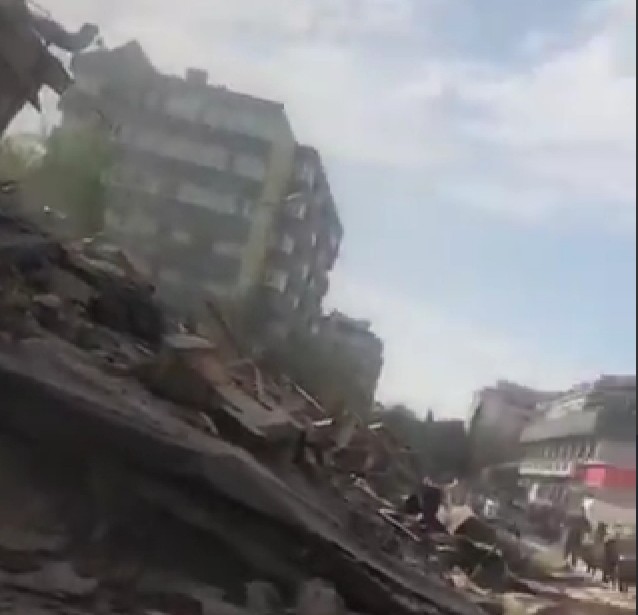 Turki Diguncang Gempa Magnitudo 7,0 yang Disusul Terjangan Tsunami
