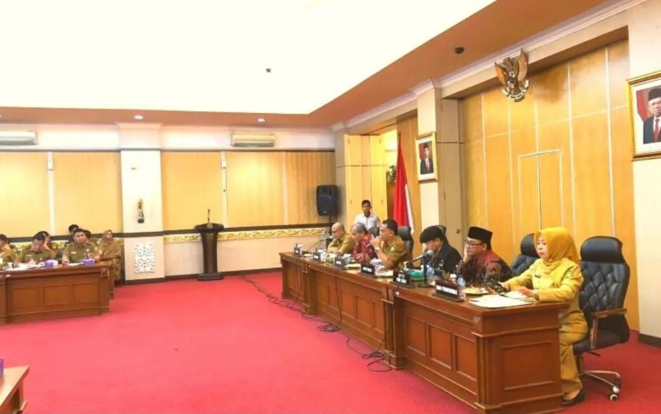 Kepala BPKAD Pekanbaru Ikuti Rapat Pelaksanaan APBD di Pemprov Riau