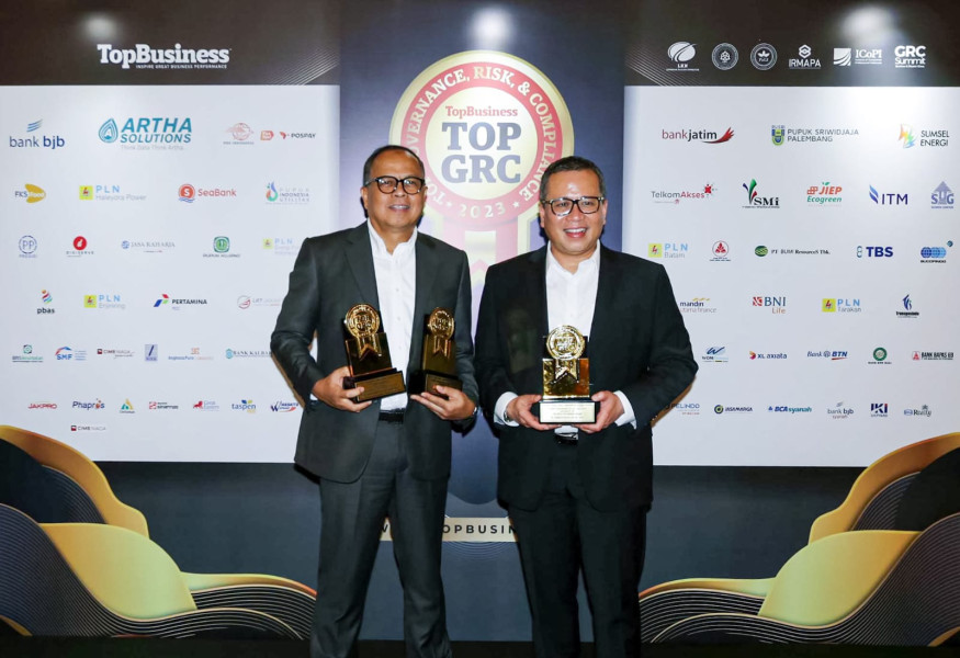 Mantap! bank bjb Sabet Tiga Apresiasi di Ajang TOP GRC Award 2023