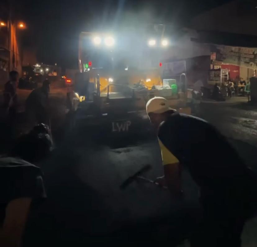 Dinas PUPR Pekanbaru Lakukan Pengaspalan Ulang di Jalan Sakuntala untuk Tingkatkan Infrastruktur Kota