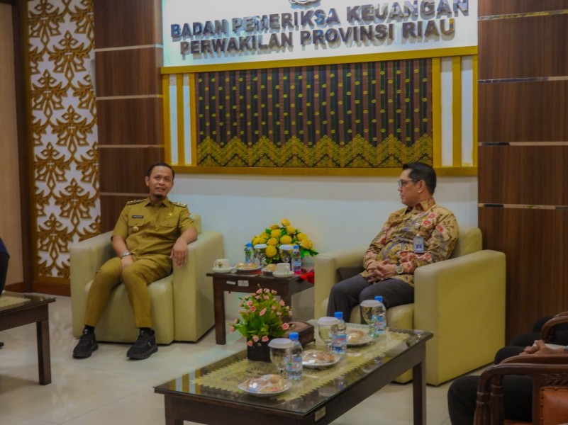 Silaturahmi ke BPK Riau, Wali Kota Didampingi Kepala BPKAD Pekanbaru
