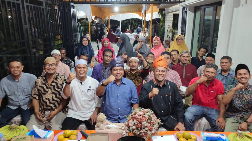 Reses di Wonorejo, Hamdani Dihadiahi Ini oleh Tokoh Masyarakat