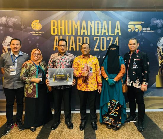 Pj Gubri Terima Penghargaan Bhumandala Award 2024