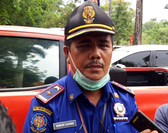 DPKP Pekanbaru Turunkan Tim Penyelamatan Ular di Perumahan Citraland