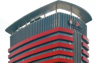 Sempat Menghilang, Bupati Kuansing Suhardiman Amby dan Sekda Datangi Gedung KPK