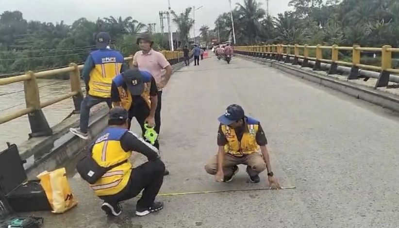Jembatan Sungai Sei Rokan Ujung Batu Mulai Diperbaiki