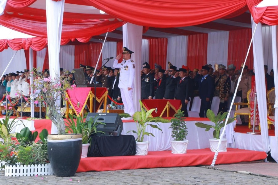 Kepala BPKAD Pekanbaru Hadiri Upacara HUT ke-79 RI di Tenayan Raya