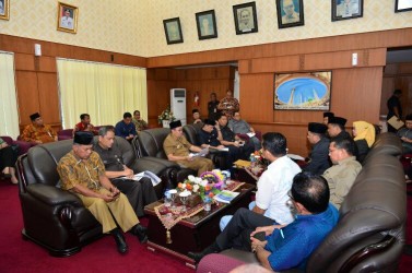 Bahas RPJMD & APBD, Gubernur Rapat Bersama unsur Pimpinan DPRD Riau