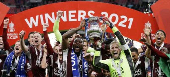 Tak Patut Ditiru, Rayakan Juara Piala FA, Pemain Leicester Buang Simbol Chelsea 