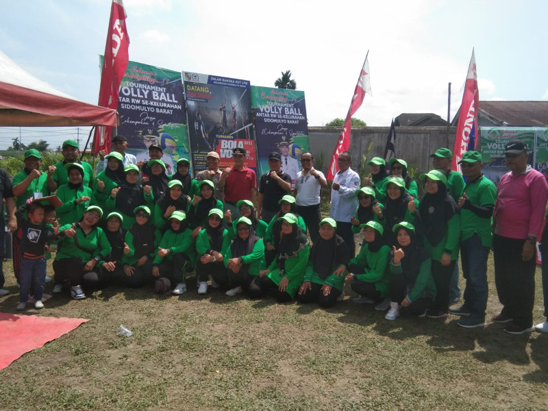 Dispora Pekanbaru Buka Turnamen Volly LPMK Cup Sidomulyo Barat