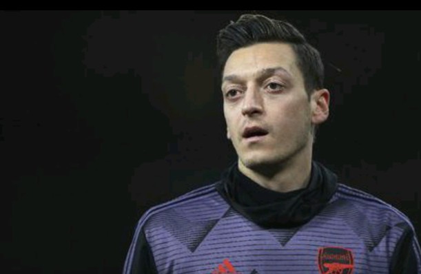 Tinggalkan Arsenal, Ozil Salam Perpisahan ke  Rekan Setim