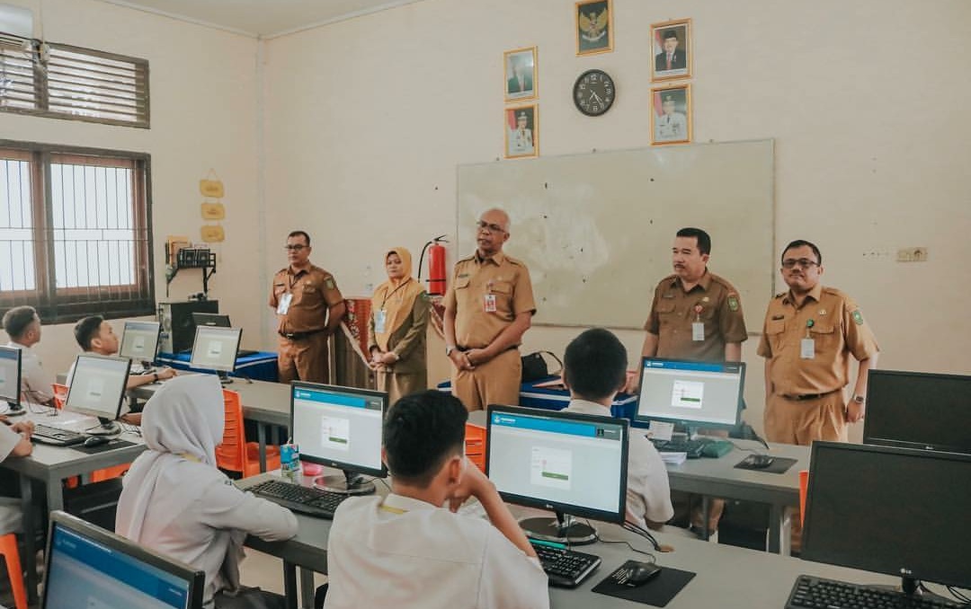 Belum Terima Laporan Pengaduan, Disdik Pastikan UN SMK di Riau Berjalan Lancar