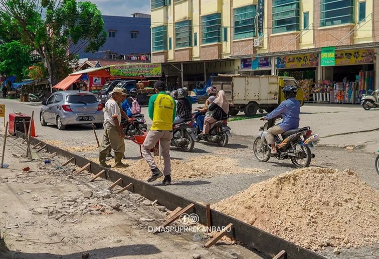 Sebelum Dioverlay, PUPR Pekanbaru akan Beton Kerusakan Jalan Cipta Karya