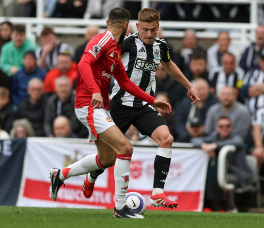 Man United Dipermak Newcastle 4-1
