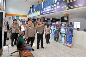 Kapolda Riau Sidak Pelayanan SIM, Ini Reaksinya