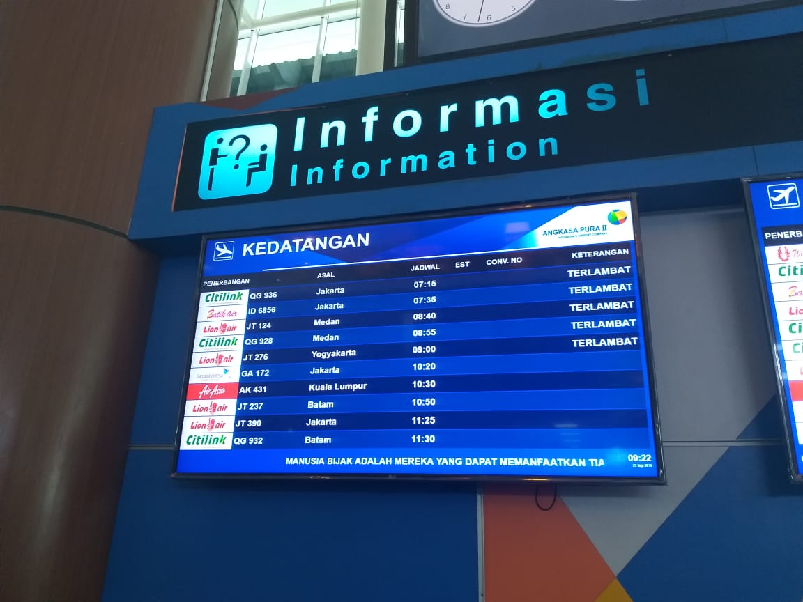 Jarak Pandang Bandara SSK II Pekanbaru 600 Meter, Aktivitas Penerbangan Terganggu
