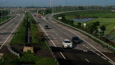 Mobil Berstiker LinkAja Masuk Tol Bisa Tanpa Berhenti