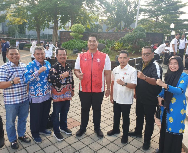 Dispora Riau Sambangi Kemenpora RI