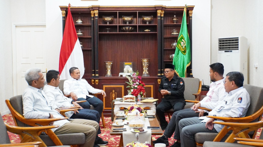 KPU Riau Kembalikan Sisa Dana Pilkada Rp53,7 Miliar ke Kas Daerah
