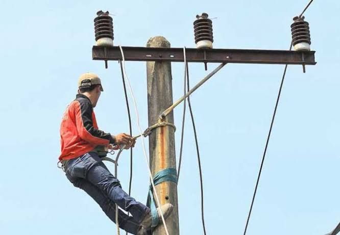 Penormalan Bertahap, 60 Persen Listrik Pelanggan di Riau Kepri Kembali Menyala
