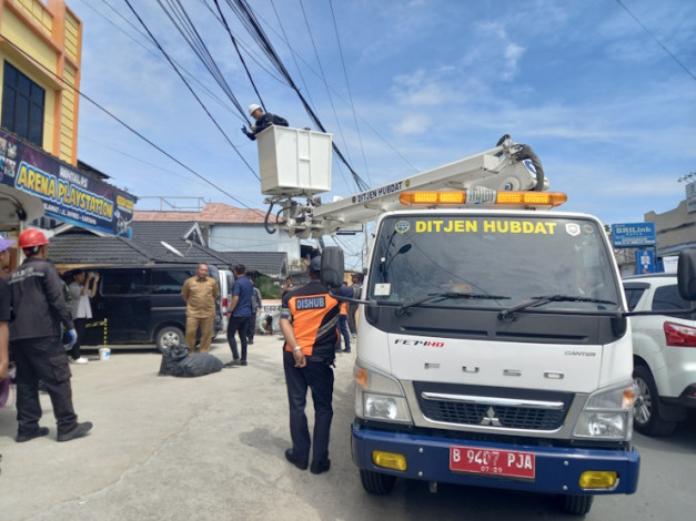 Pemko Pekanbaru Mulai Rapikan Kabel Fiber Optik Semrawut